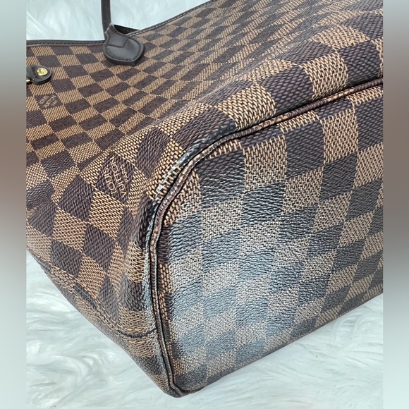 LV Neverfull Mm Damier Ebene Tote Bag - Picture 9 of 17